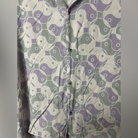 PacSun Men's Purple & Gray Yin Yang Button Down Short Sleeve Shirt Size Medium - Picture 3 of 9